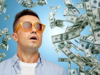 Клиент БК Фонбет выиграл пол миллиона с 50 рублей
